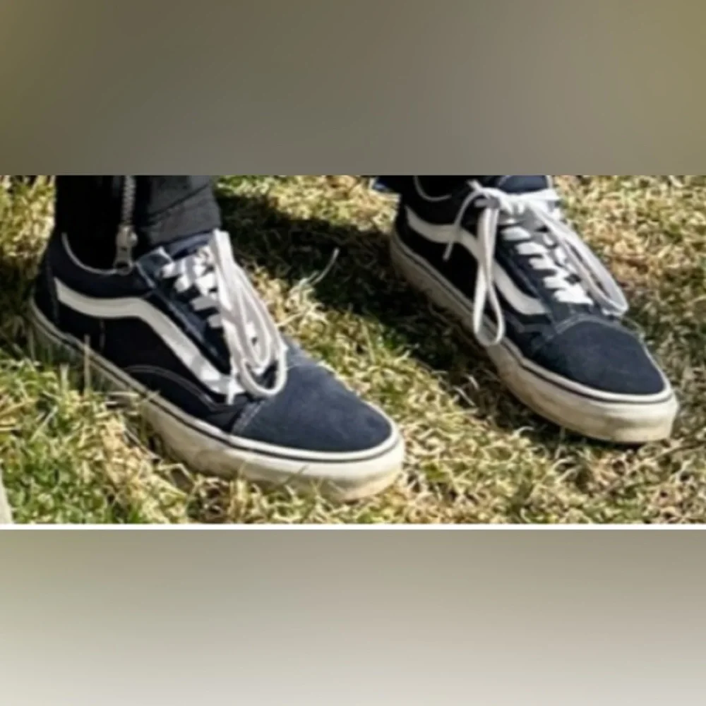 Vans kids off